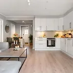Bright And Modern 2-bed With Parking, Bbq And Apartamento Bergen