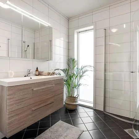 Lägenhet Bright And Modern 2-bed With Parking, Bbq And *