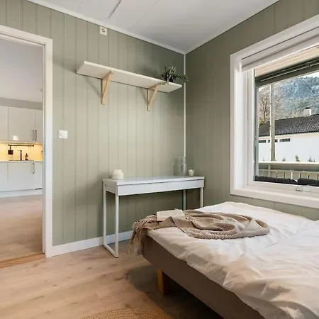 Bright And Modern 2-bed With Parking, Bbq And Lägenhet